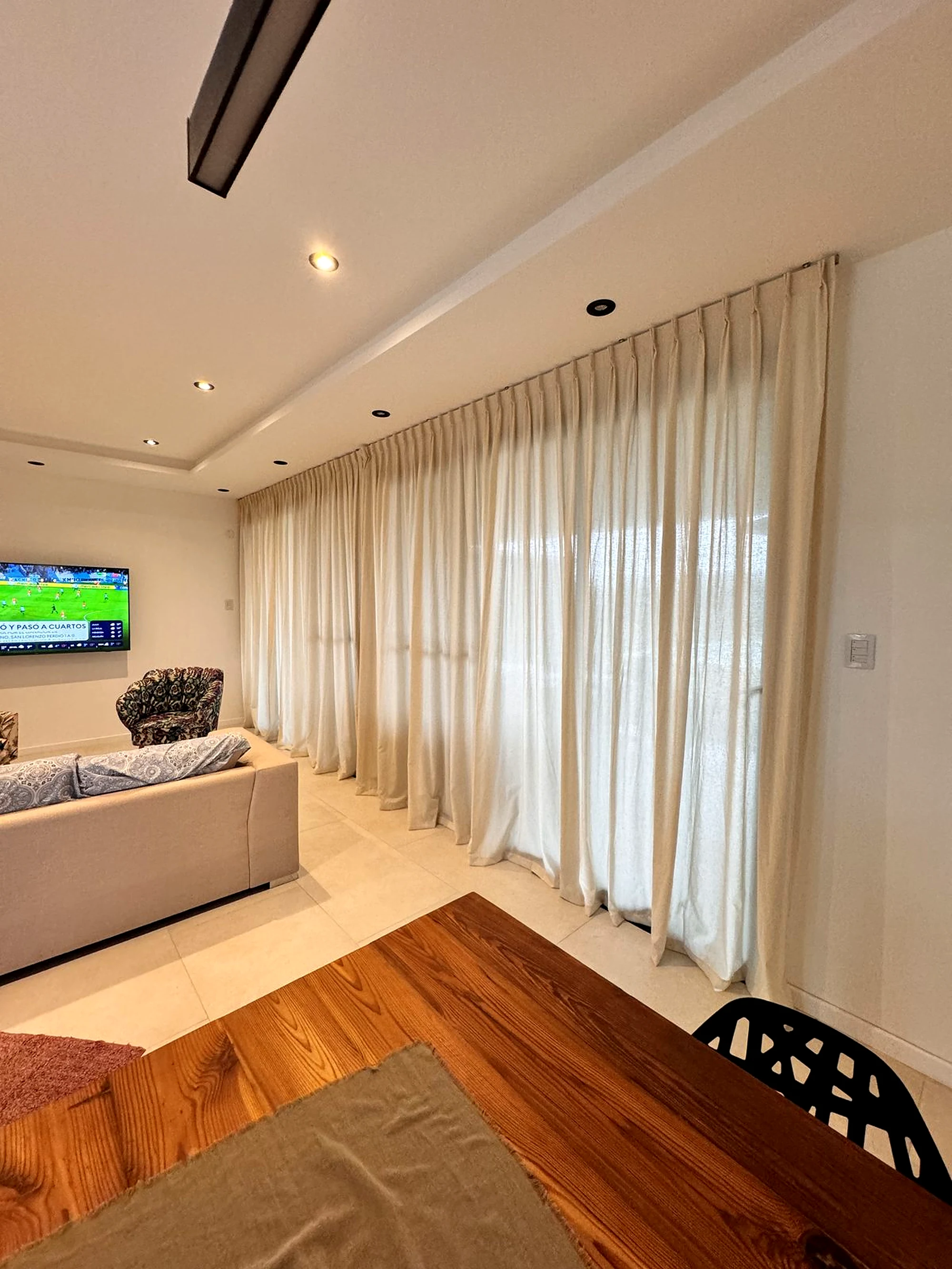 Living con cortinas textiles a medida